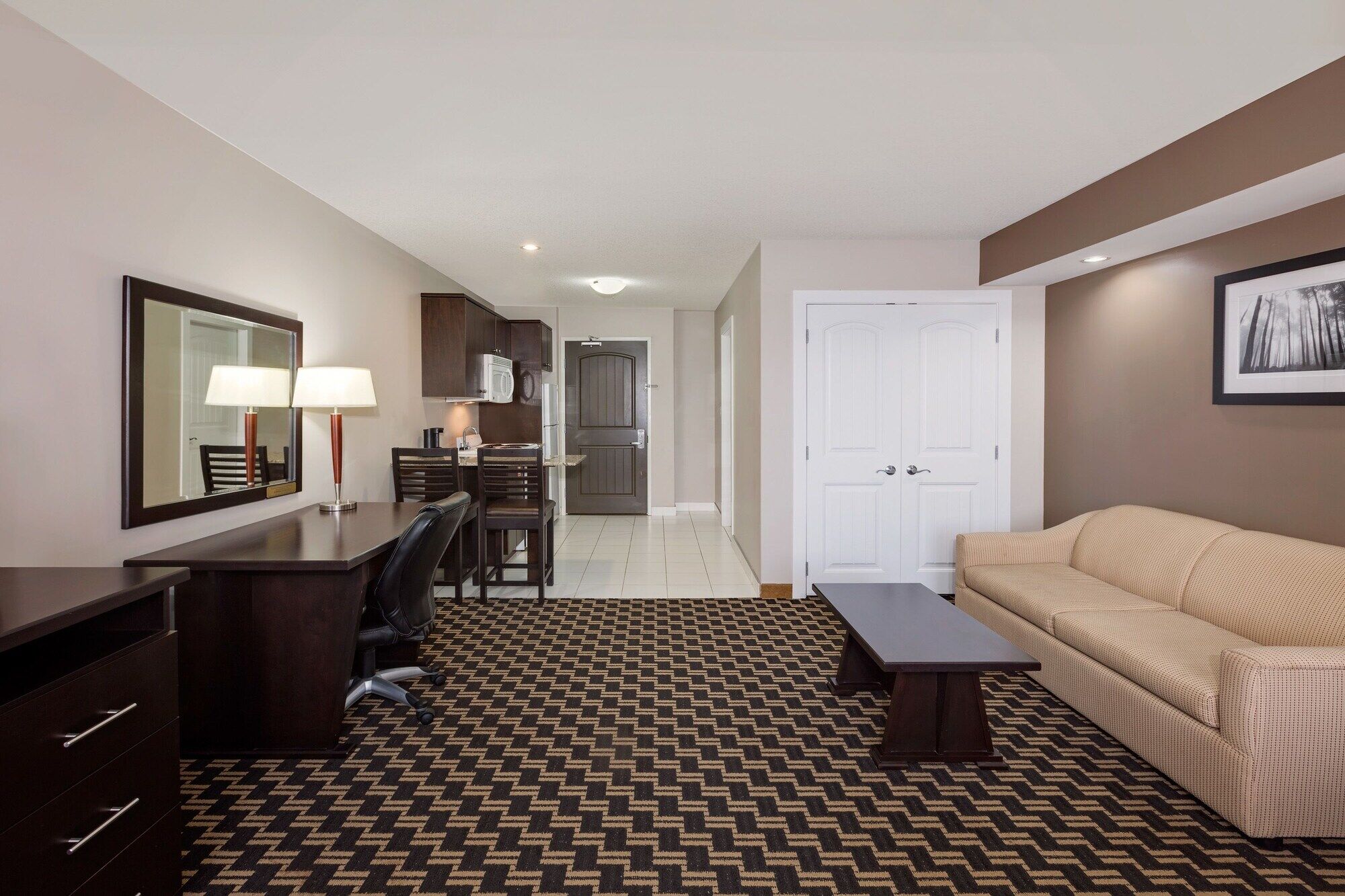 Ramada By Wyndham Cold Lake Экстерьер фото