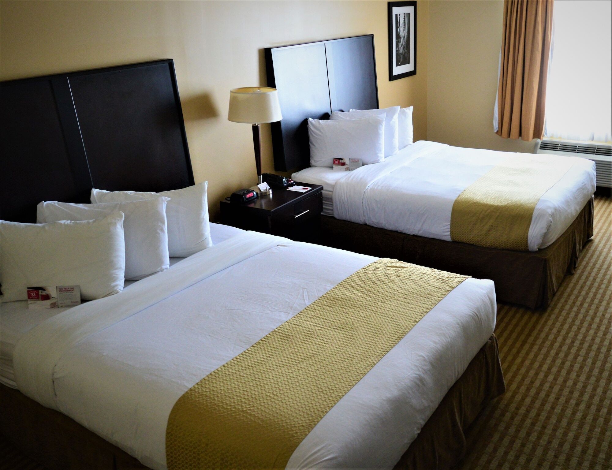 Ramada By Wyndham Cold Lake Экстерьер фото